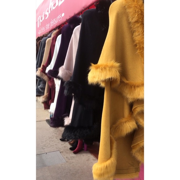 1 left! ELEGANT Taupe Faux Fur Layered Cape Coat - Picture 6 of 6